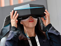 Благодаря VR-технологии  кореянка  провела день с