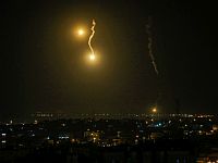 Палестинские источники: ВВС ЦАХАЛа наносят удары по целям на юге и в центре сектора Газы