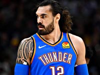 НБА. Новозеландский центровой забросил первый трехочковый в карьере. Со своей половины поля