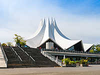 Вооруженные преступники открыли стрельбу в центре Берлина; один человек погиб