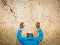 Эпидемия коронавируса: у Стены Плача в Иерусалиме состоялась массовая молитва