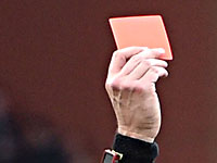 Французский футболист, укусивший соперника за пенис, дисквалифицирован на 5 лет