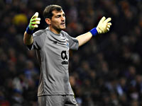 Легендарный вратарь Икер Касильяс завершил карьеру и идет в президенты