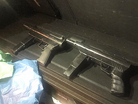 В Самарии задержаны четверо арабов, в машине которых нашли пистолеты-пулеметы