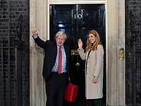 Британский премьер Борис Джонсон и его подруга объявили, что помолвлены и ждут ребенка