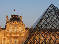 Лувр был  закрыт в связи с эпидемией коронавируса