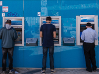 Средняя зарплата в Израиле выросла за год на 2,1%