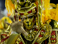 Кошки, байкеры и спартанцы: в Рио продолжается карнавал. Фоторепортаж