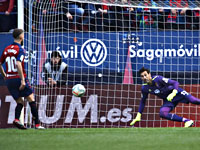 Чемпионат Испании. Ворота каталонцев защищал бывший защитник 