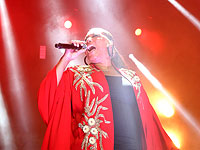 Певице, актрисе и модели Куин Латифе – 50 лет. Фоторепортаж