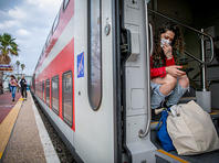 Министр транспорта распорядился остановить движение поездов