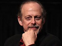 Американский актер Марк Блум умер от коронавируса в возрасте 69 лет