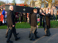 Массовое заражение коронавирусом на похоронах в Уэст-Мидлендс: 17 больных, один умерший