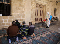 Полиция пресекла групповую молитву около мечети в деревне Исауийя