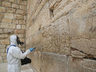 Стену Плача очистили от записок и продезинфицировали