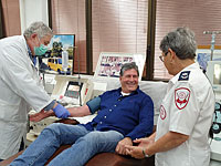 Доктор Офер Рак, переболевший COVID-19, сдал кровь для лечения тяжелых больных