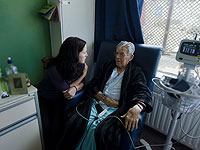 Правительство разрешило местным властям нанять дополнительных соцработников