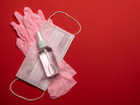 Фонд Юрия Мильнера доставил в Израиль 3 миллиона хирургических масок