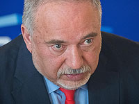 Либерман предложил призвать резервистов, которые остались без работы