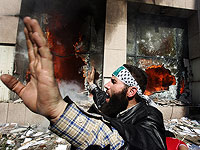 После гибели манифестанта в Ливане жгут отделения банков