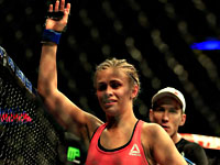 Муж опубликовал фотографии обнаженной Пэйдж Ван Зант,