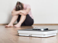 Почему на карантине просыпаются расстройства пищевого поведения