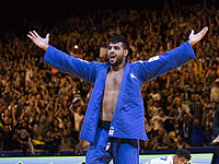 Израильский дзюдоист Саги Муки собрал деньги на ИВЛ для больницы