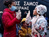 Беженцы с острова Лесбос переселяются на материк. Фоторепортаж