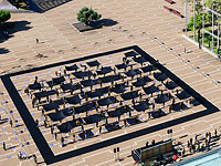 Черный квадрат протеста. Фоторепортаж с акции работников индустрии развлечений