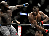 UFC. Олейник победил.  Нганну нокаутировал Розенструйка на 20-й секунде боя