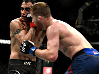 UFC. Гэтжи победил Фергюсона и выбросил пояс временного чемпиона