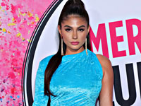 Известный футболист опубликовал фотографию полуголой подруги