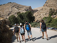 Группа спасателей прибыла на помощь туристке, получившей травму у ручья Галим