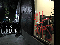 В Окленде на митинге протеста против произвола полиции убит полицейский