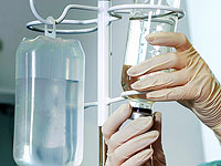 В России зарегистрировано лекарство от коронавируса: в аптеки оно не поступит