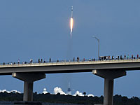 Космический корабль  Илона Маска состыковался с МКС