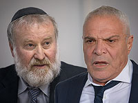 Адвокат Йоси Коэн (справа), представляющий семью премьер-министра Биньямина Нетаниягу, и юридический советник правительства Авихай Мандельблит (слева)