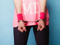 Египет: 17-летняя звезда социальных сетей, подвергшаяся изнасилованию, арестована за разврат