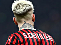 Вооруженные грабители напали на полузащитника 