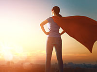 Девушка по сопровождению избила пытавшихся обокрасть ее старшеклассников