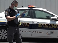 В центре Тель-Авива сотрудники полиции выписывают штрафы посетителям кафе и баров