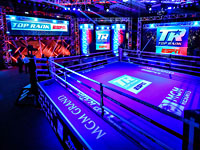 Израильский боксер проиграл Кассиусу Клею в Лас-Вегасе