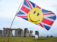 Летнее солнцестояние 2020 в Стоунхендже: карантин помешал ежегодному празднику. Фоторепортаж
