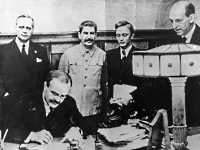 Российские историки выступили в защиту пакта с нацистской Германией