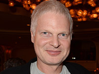 Из-за вызванной карантином депрессии покончил с собой американский продюсер и филантроп Стив Бинг