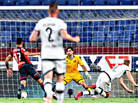 Экс-зенитовец не реализовал пенальти. Симеоне забил победный гол на последних секундах матча