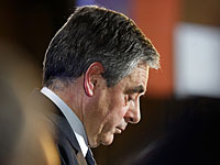 Экс-премьера Франции Франсуа Фийона приговорили к пяти годам тюрьмы