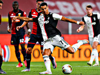 Криштиану Роналду забил победный гол. 