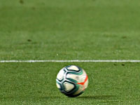 Битва украинских гигантов. Израильский полузащитник сделал результативную передачу и получил желтую карточку