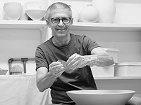 О нежности материала и доверии к огню. Интервью с керамистом Геннадием Дворкиным